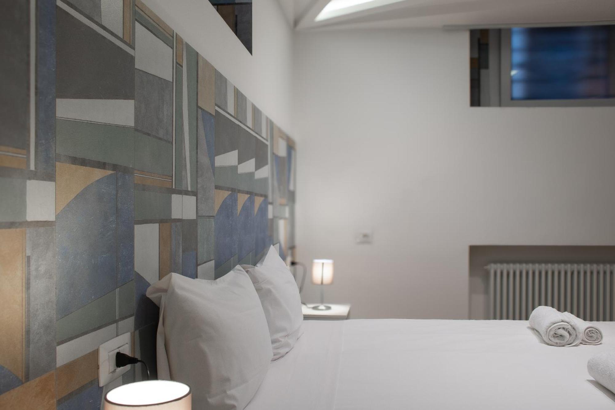 Rrrapido Holy Suites And Rooms - Via Sardegna Milano Exterior foto