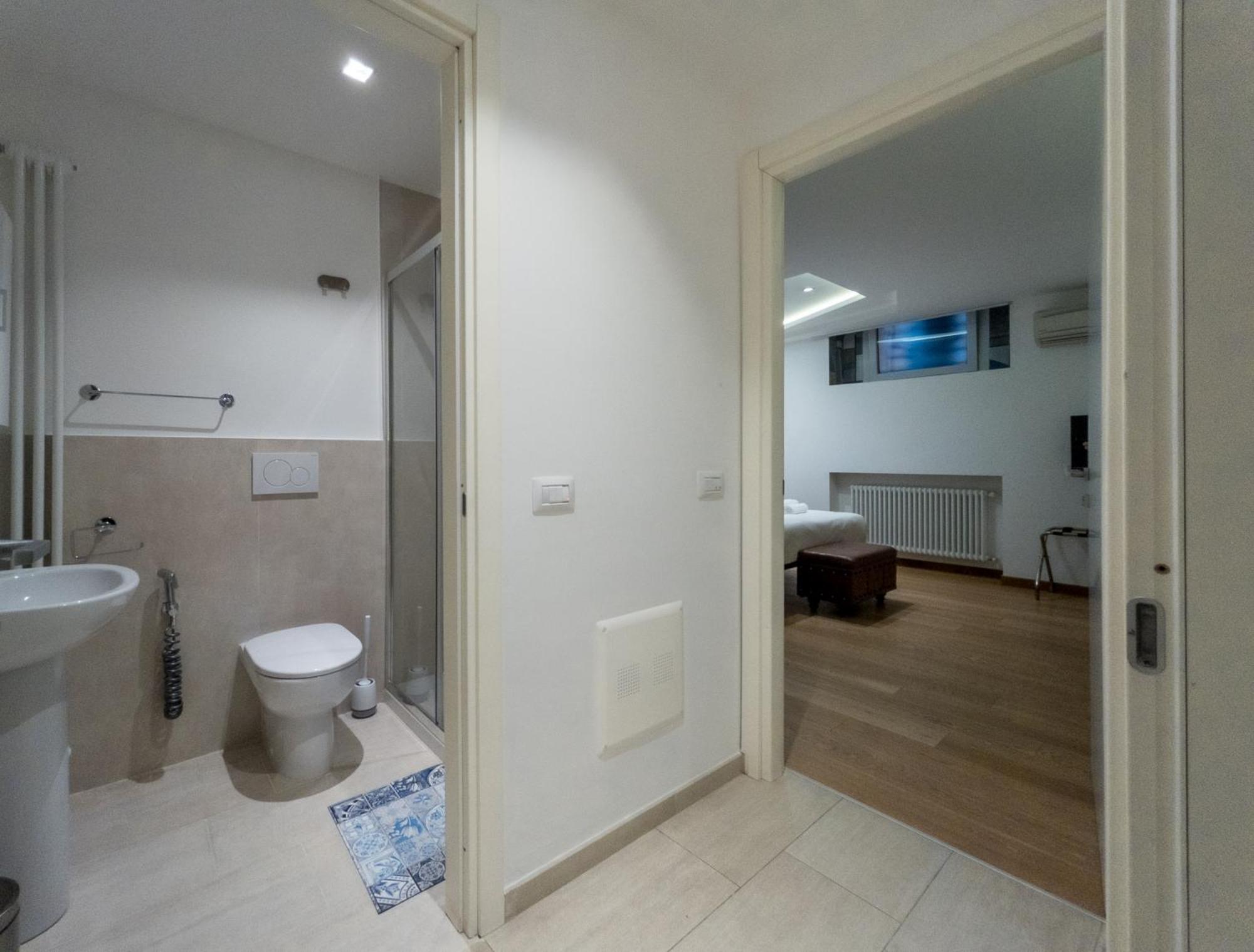 Rrrapido Holy Suites And Rooms - Via Sardegna Milano Exterior foto