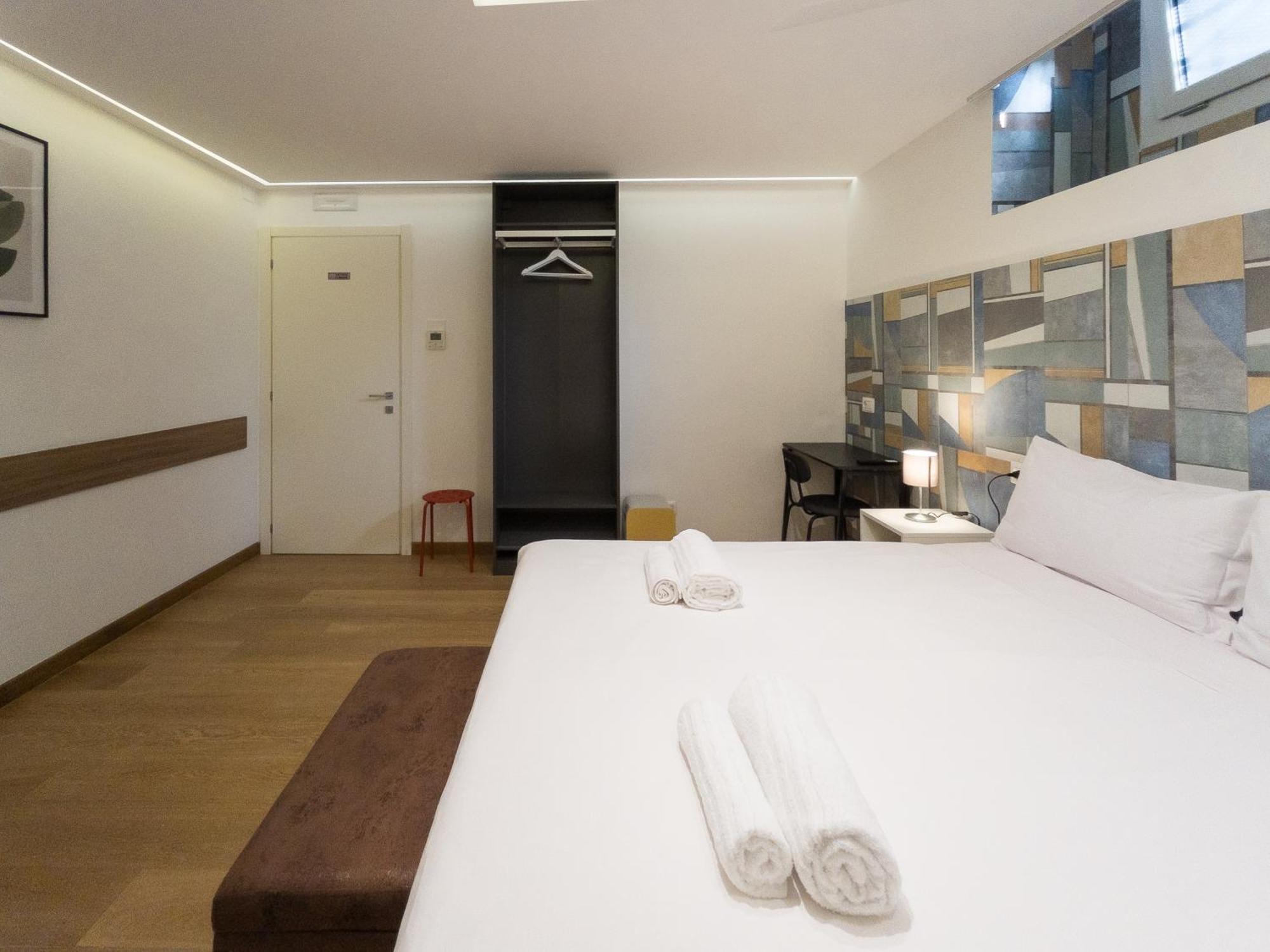 Rrrapido Holy Suites And Rooms - Via Sardegna Milano Exterior foto